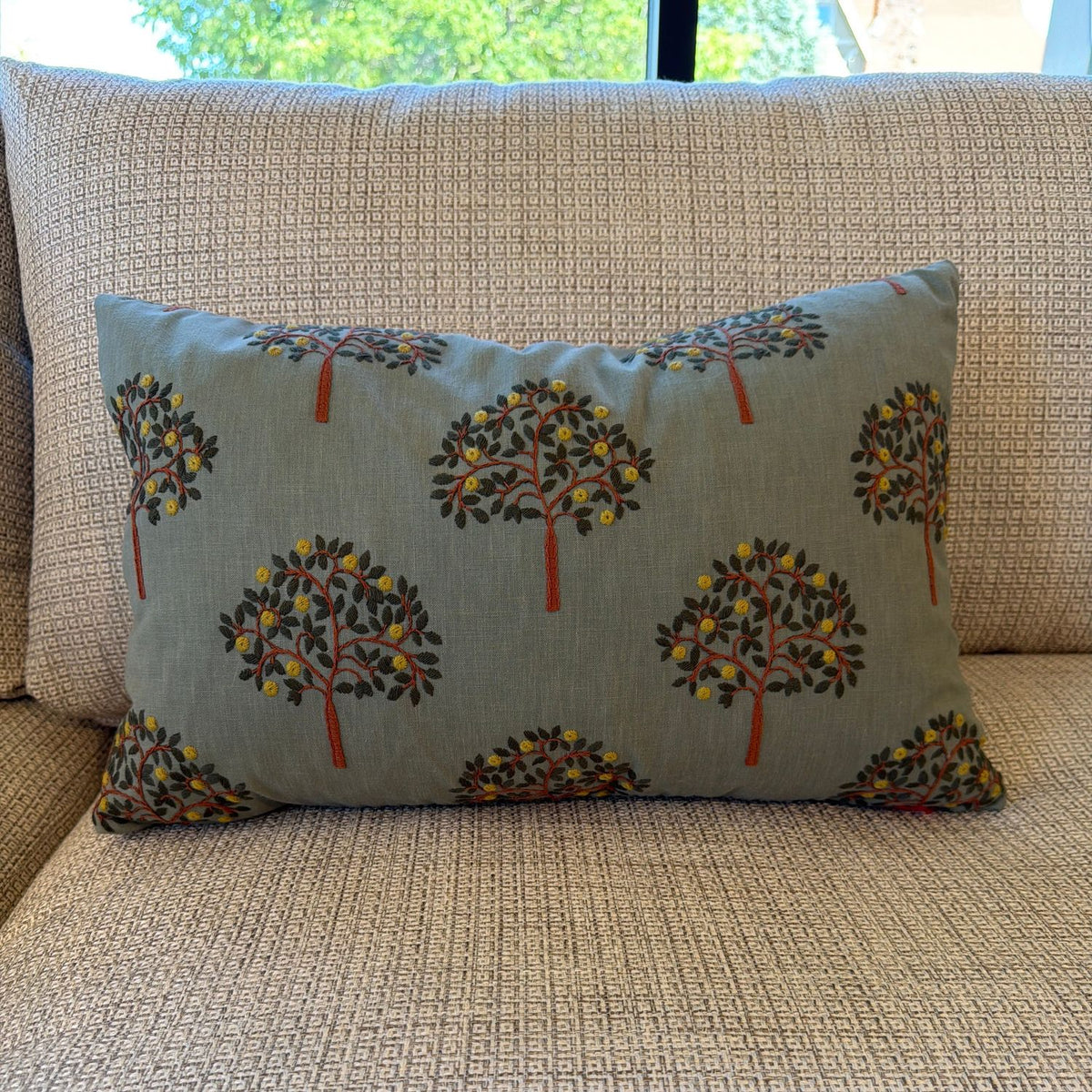 ATELIER COLLECTION PILLOW- MEYER ALOE PILLOW