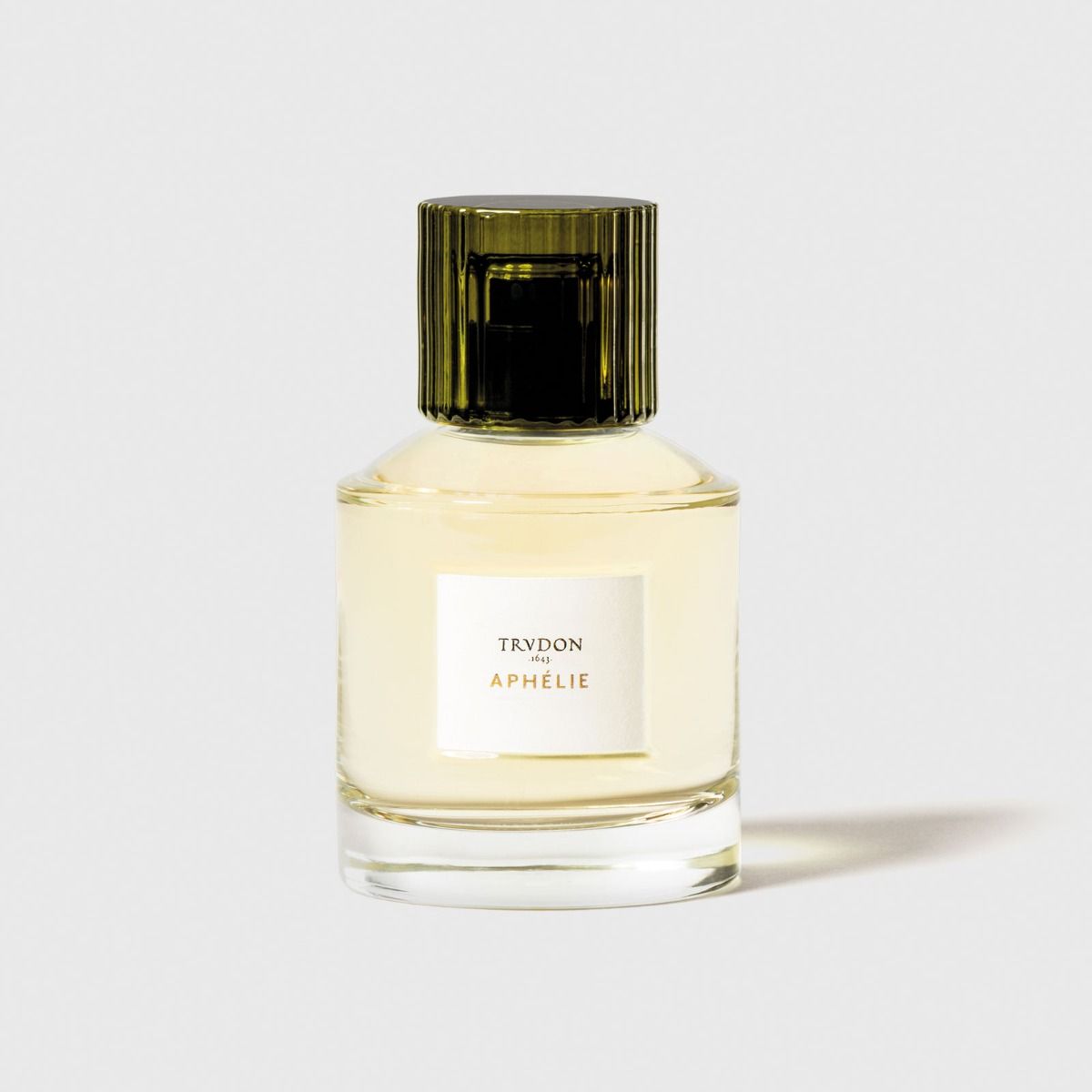 Trudon Aphelie- A new feminity imbued in nature and romantism.